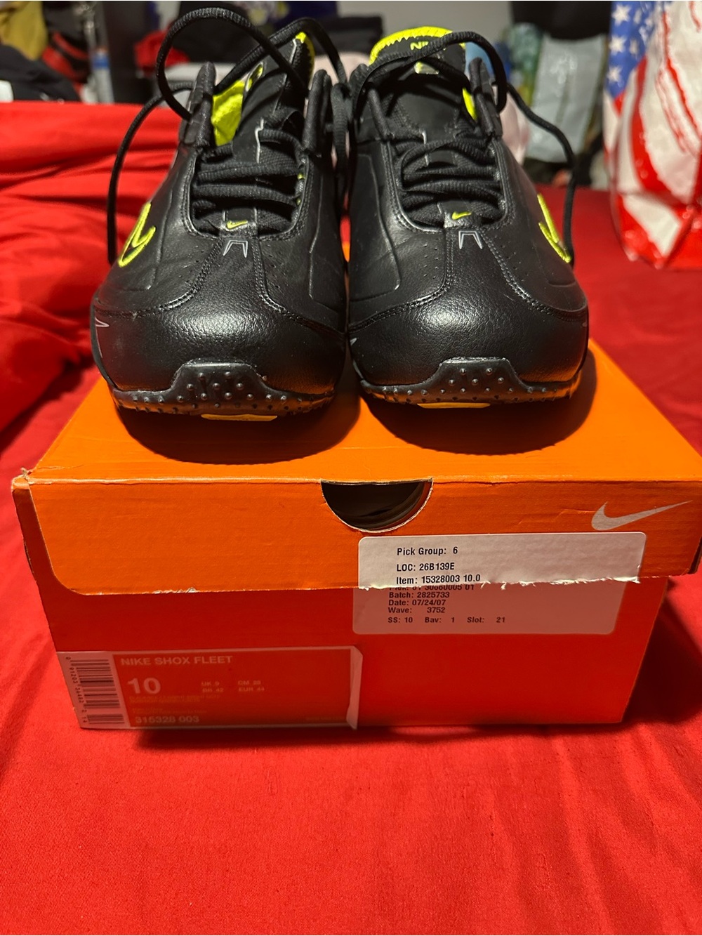 Nike Shox R4 sneakers size 10